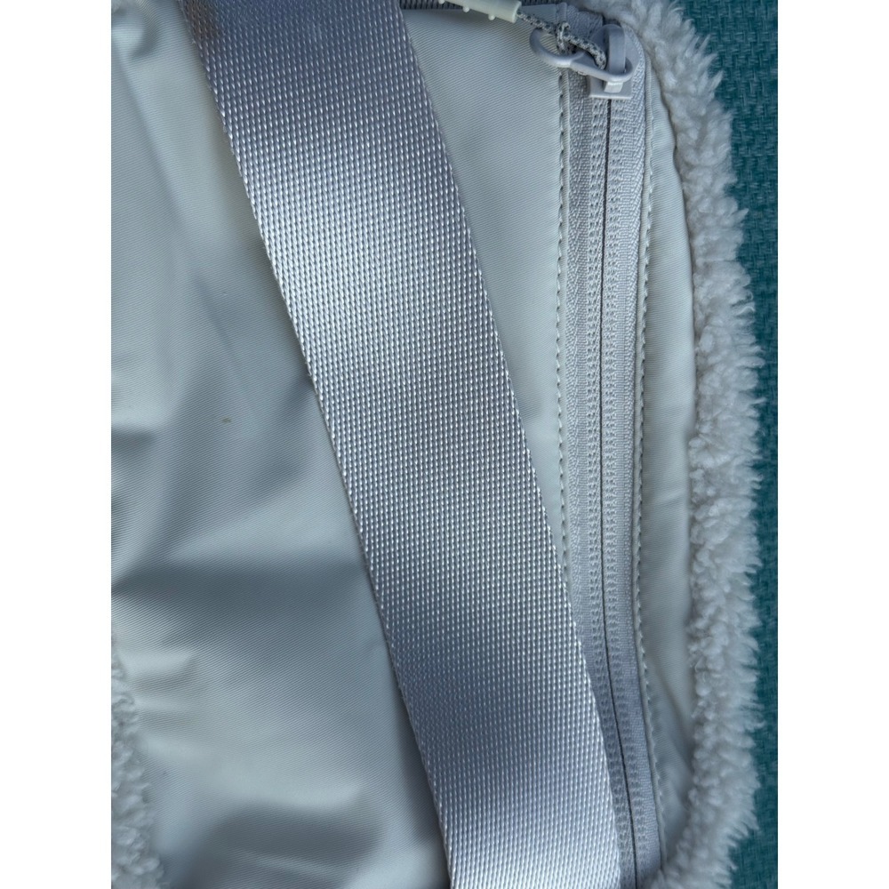 Lululemon Everywhere Belt Bag White Fleece Sherpa Gold Hardware Waist Pack 1L - Picture 4 of 6